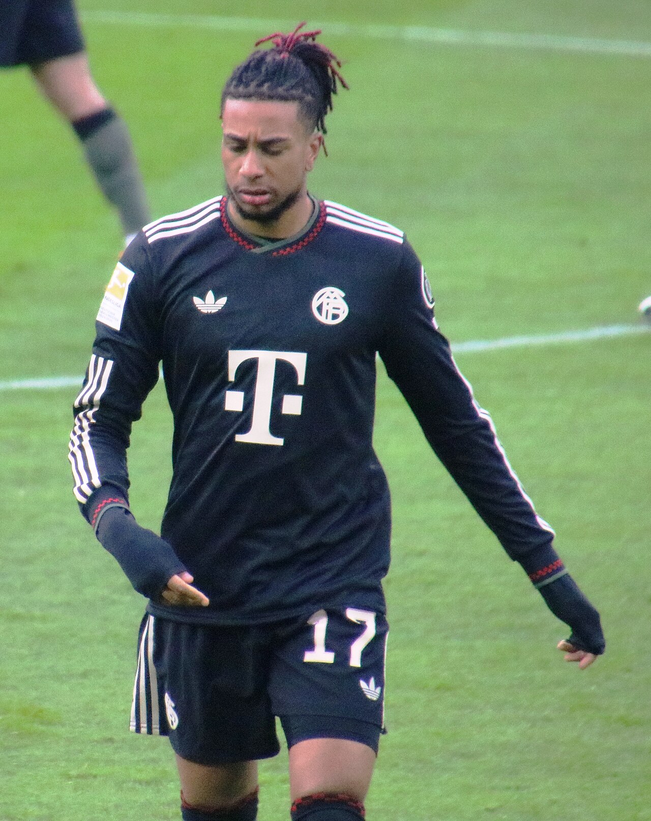 Olise Jadi Galactico? Bayern Sebut Real Madrid Tak Sanggup Beli "Satu Kakinya"